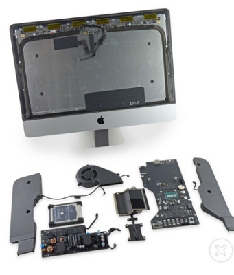 První rozebrání – 21,5″ iMac s 4K Retina displejem