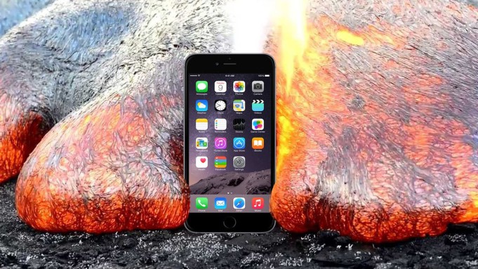 Ako to dopadne keď iPhone 6s sa stretne s lávou?
