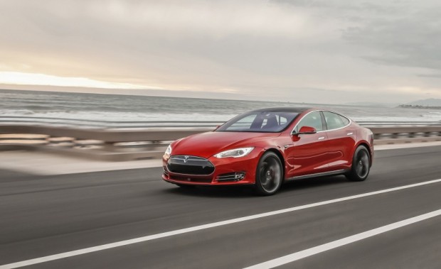 2015-Tesla-Model-S-P85D-101-876x535-620x379