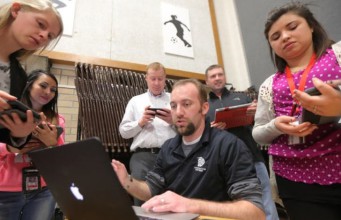 Apple program s názvem ConnectED pomohl více než 32 tisícům studentů