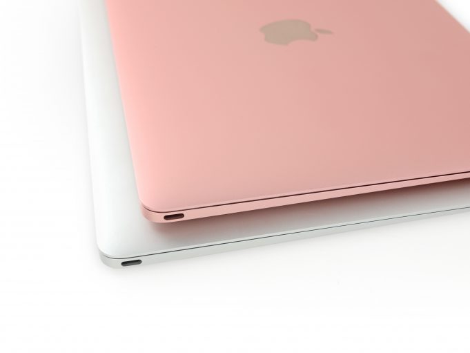 Podívejte se, jak vypadá 12″ MacBook s Retina displejem uvnitř