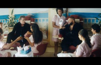 DJ Khaled, Naomi Campbell a Ray Liotta jsou v nové reklamě na Apple Music