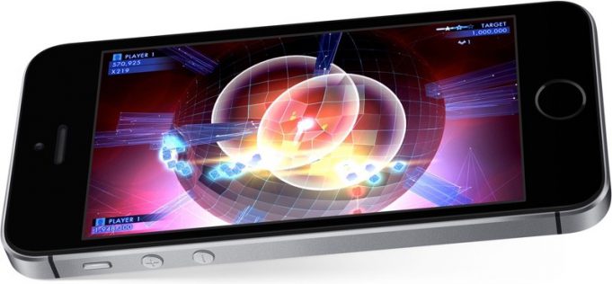 iPhone SE tvoří 16% všech prodaných iPhonů v USA