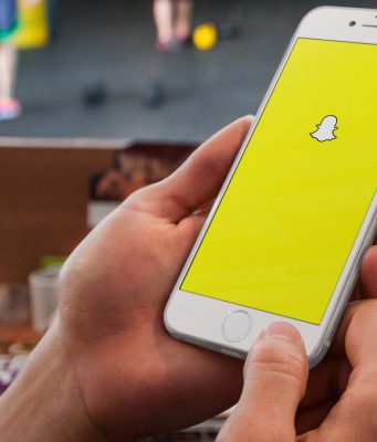 Snapchat nyní umožní přidat odkaz a je obohacen o funkci Backdrops a Voice Filters