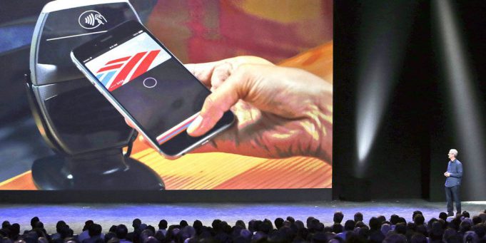 Služba Apple Pay se rozšířila do dalších desítek bank po celých USA
