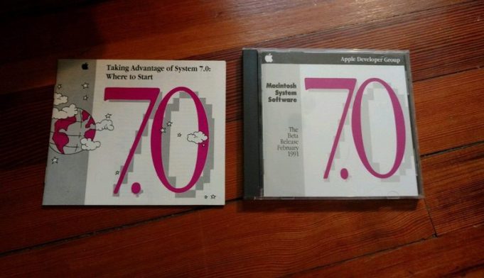 Apple na eBay koupil svůj vlastní starší software