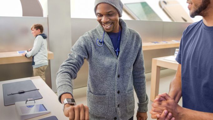 Apple Watch jsou téměř vyprodané