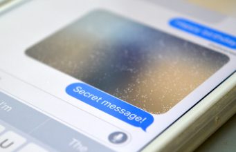 Jak poslat neviditelnou zprávu na iOS 10?