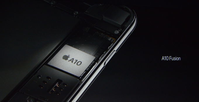 Apple procesor A10 Fusion je 120x rychlejší než původní procesor v prvním iPhonu