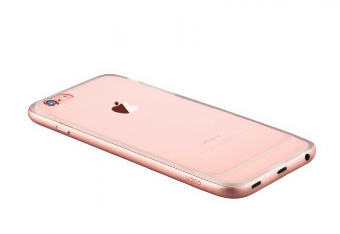 Daptr pracuje na pouzdru pro iPhone 7, které bude obsahovat jack a dva porty