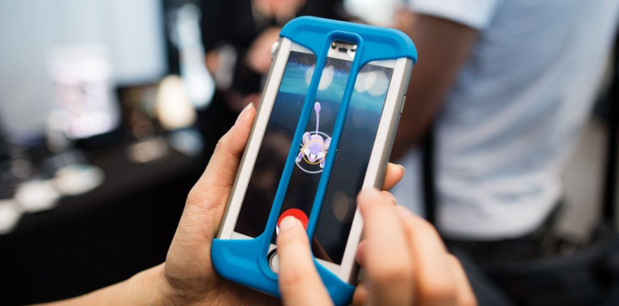 Catalyst vytvořil voděodolný kryt pro hráče Pokémon GO