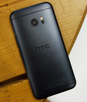 HTC plánuje zkopírovat nejvíce nesnášenou novinku u iPhonu