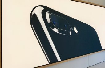 Známe hlavní důvod proč lidé kupují iPhone 7