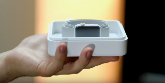 Podívejte se na otevření keramických Apple Watch