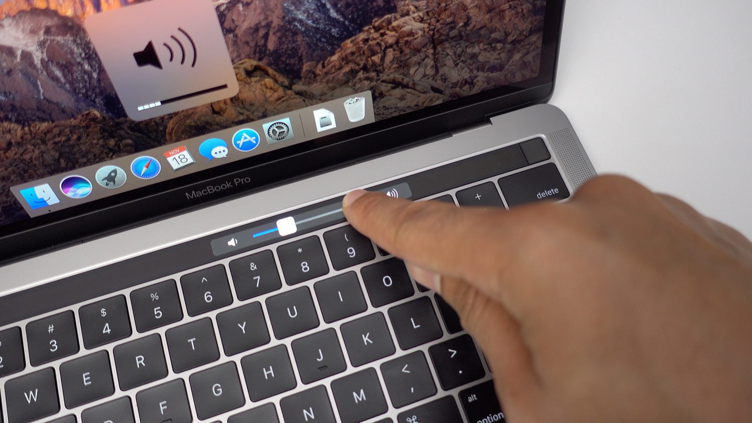 15-touch-bar-macbook-pro-tips-and-tricks1