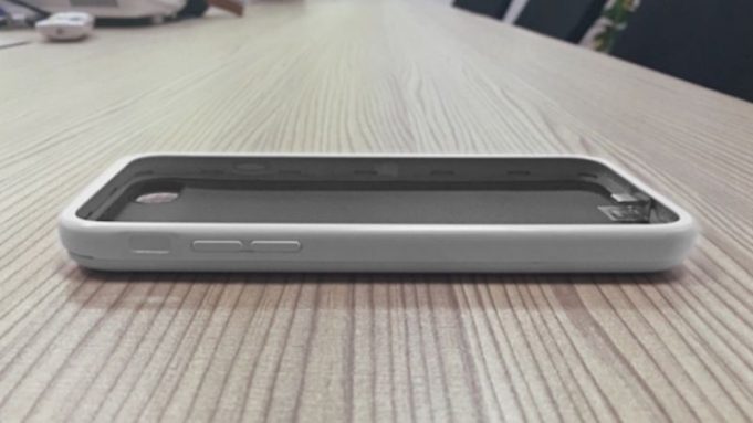 Je tady iPhone 7 a 7 Plus s jackem na sluchátka a druhou baterií!