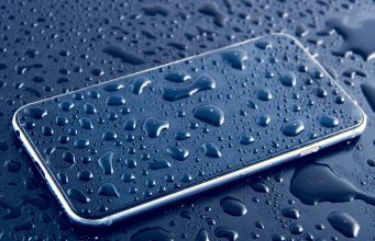 Apple predstavilo novú reklamu pre vodotesný iPhone