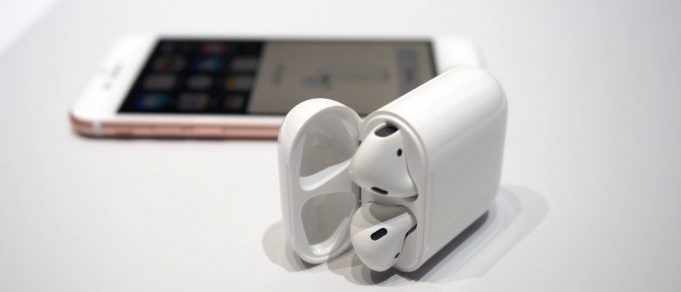 Apple AirPods jsou k nedostání kvůli novému budoucímu iPhone!