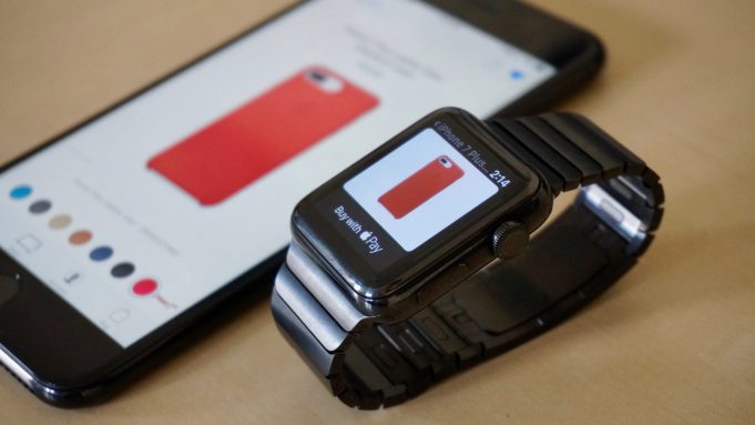 Apple Store aplikace nyní umožňuje nakupovat přímo z Apple Watch