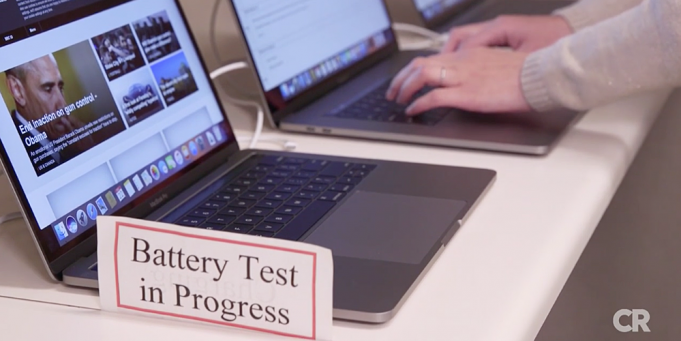 Organizace Consumer Reports naměřila velmi zvláštní čísla při testech životnosti baterie MacBooku Pro