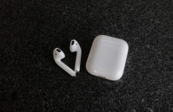 Jak spárovat AirPods s Android zařízením, PC nebo starším Macem?