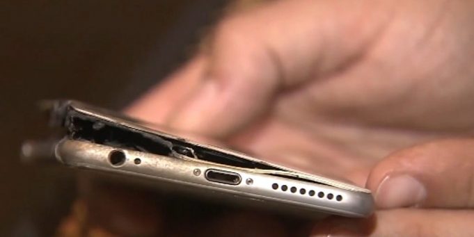 Za hořící iPhone 6 mohlo fyzické poškození