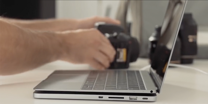 Zaujímavá podložka pre MacBook Pro s batériou