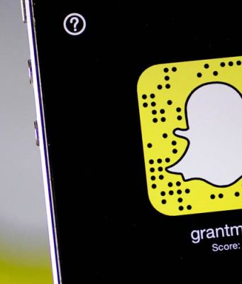 V aplikaci Snapchat je nyní k dispozici spousta nových samolepek