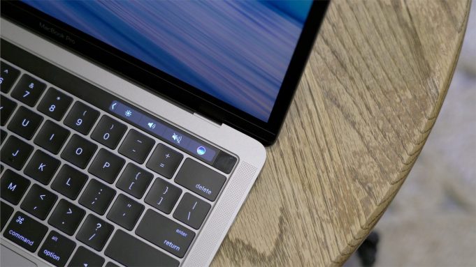 Jak rychle získat přístup k Předvobám systému pomocí klávesy Option a Touch Baru?