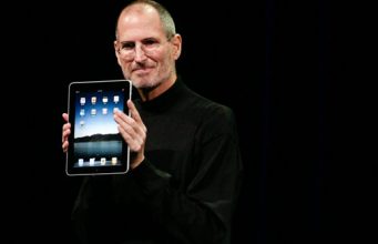 Steve Jobs se opravdu dočkal vlastní opery. Podívejte se na rozhovor s tvůrci