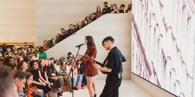 Apple spustil „Today at Apple“ ve 495 Apple Storech!