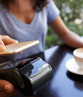 Apple zveřejnil nová videa s Apple Pay