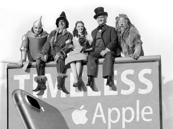 Jak by působily Apple produkty v černobílých filmech?