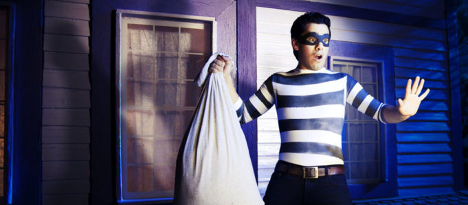 Po krádeži v Apple Store v Kalifornii byli chyceni a zadrženi tři podezřelí