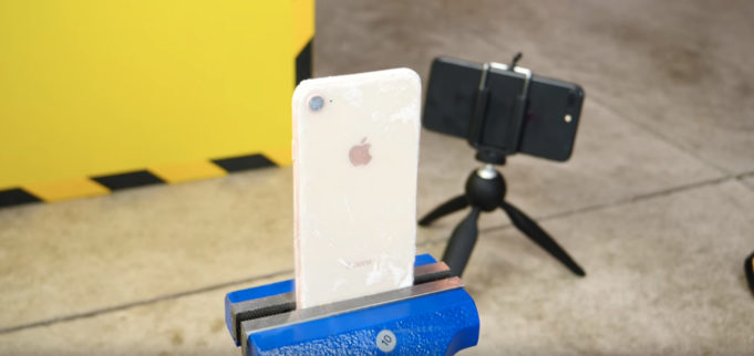 iPhone 8 v tekutém dusíku