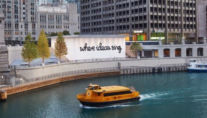 Apple Store v Chicagu může za smrt ptáků