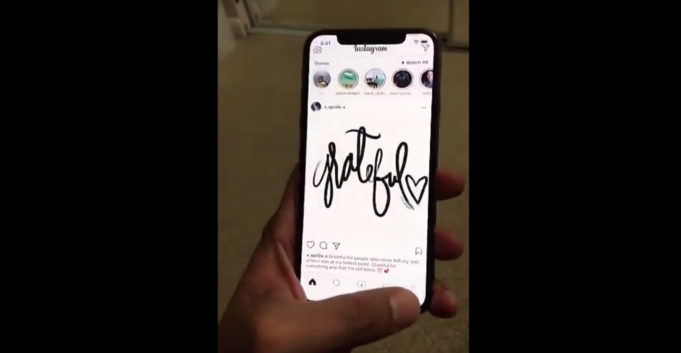Instagram a další aplikace mají problém iPhone X
