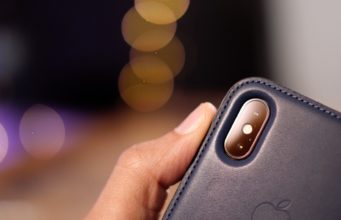 Apple začal prodávat nový Smart Case pro iPhone X!