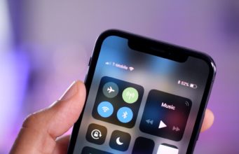 Jednou z největších změn na iPhone X je umístění Control Center