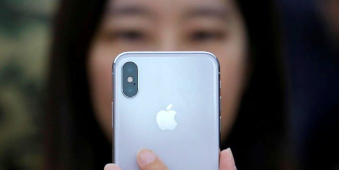 iPhone X, iPhone 8 a iPhone 8 Plus v TOP 3 nejprodávanějších telefonů