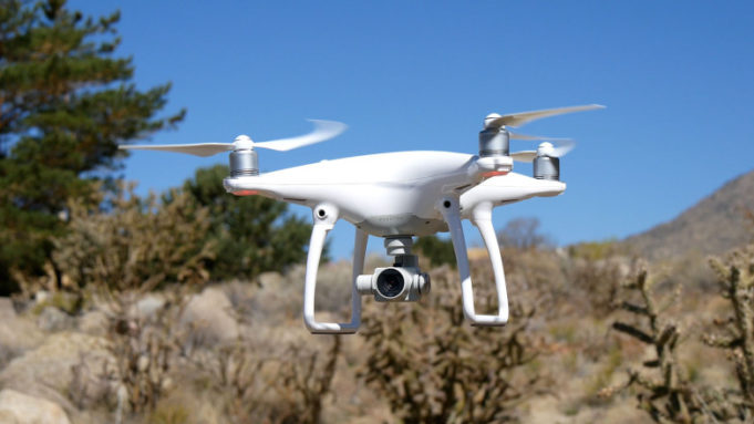 Havarii vrtulníku, ke které došlo v jižní Karolíně pravděpodobně způsobil dron