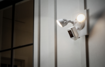 Amazon zakoupí firmu Ring, která vyrábí řadu produktů pro zabezpečení domácnosti