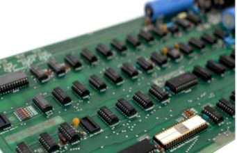 Sběratel starých počítačů Apple se pokouší obnovit nefunkční Apple I