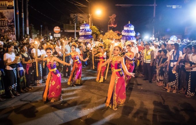 Bali bylo 24 hodin bez internetu. Bali oslavuje nový rok offline!