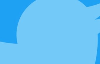 Twitter zavádí novou funkci, která seskupuje tweety o jednom tématu pod jeden příspěvek