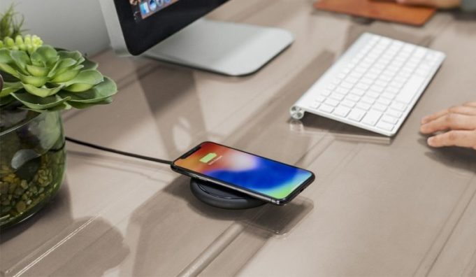 Mophie uvedlo novou 10W bezdrátovou nabíječku standardu Qi