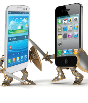 Patentová válka se Samsungem pokračuje, u soudu svědčil Greg Joswiak