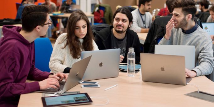 Apple rozšiřuje program vývojářské akademie do Indonésie