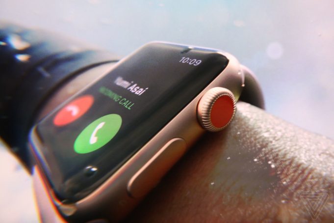LTE verze Apple Watch Series 3 dorazila do čtyřech nových zemí