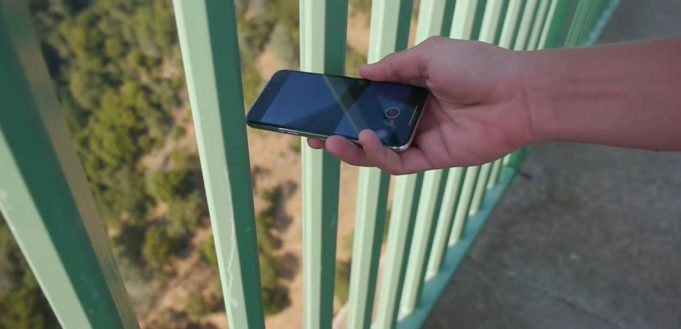 Test – iPhone X a 304 metrů vysoký most